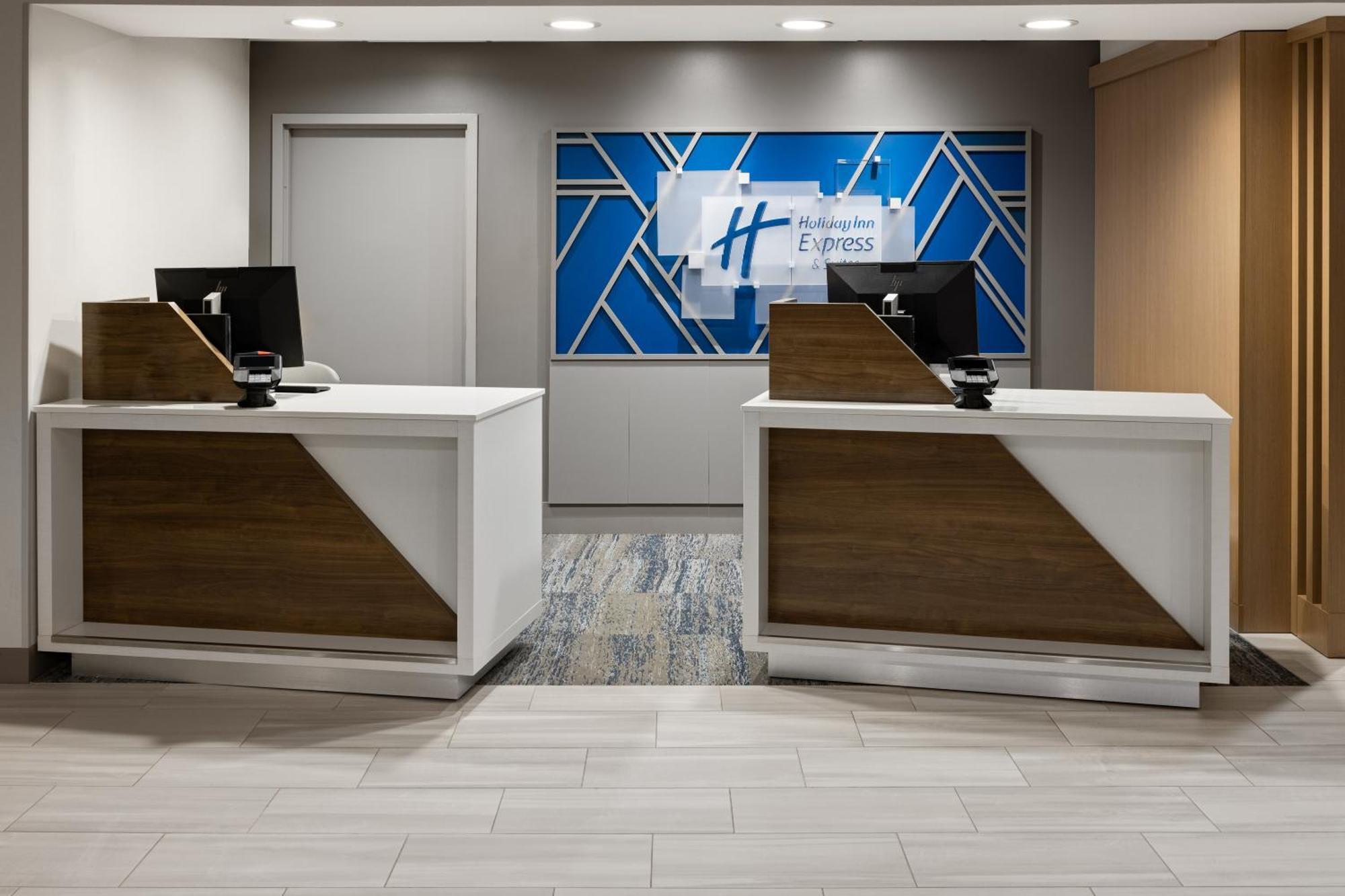 Holiday Inn Express Hotel & Suites Brattleboro By Ihg Exterior foto