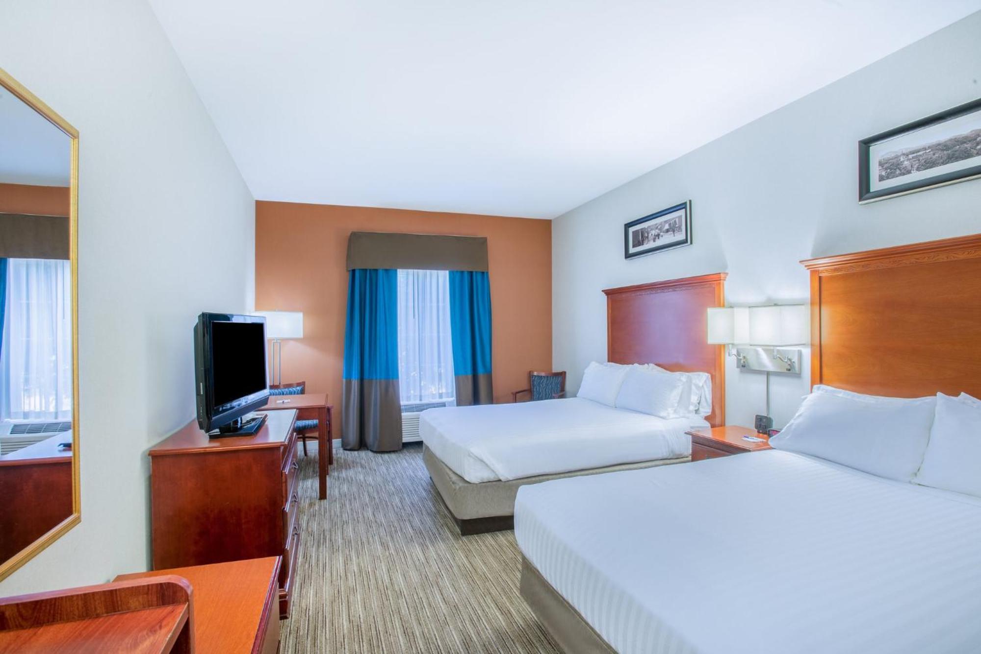 Holiday Inn Express Hotel & Suites Brattleboro By Ihg Exterior foto